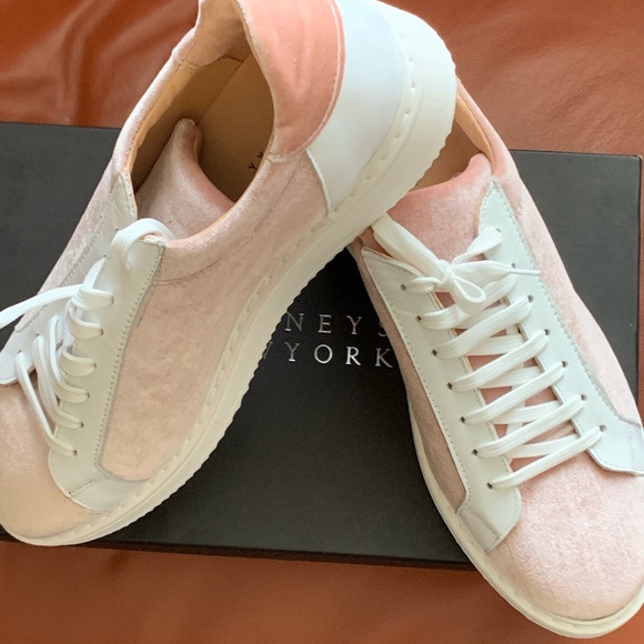 Sneakers(Unisex) - Picture 2 of 7